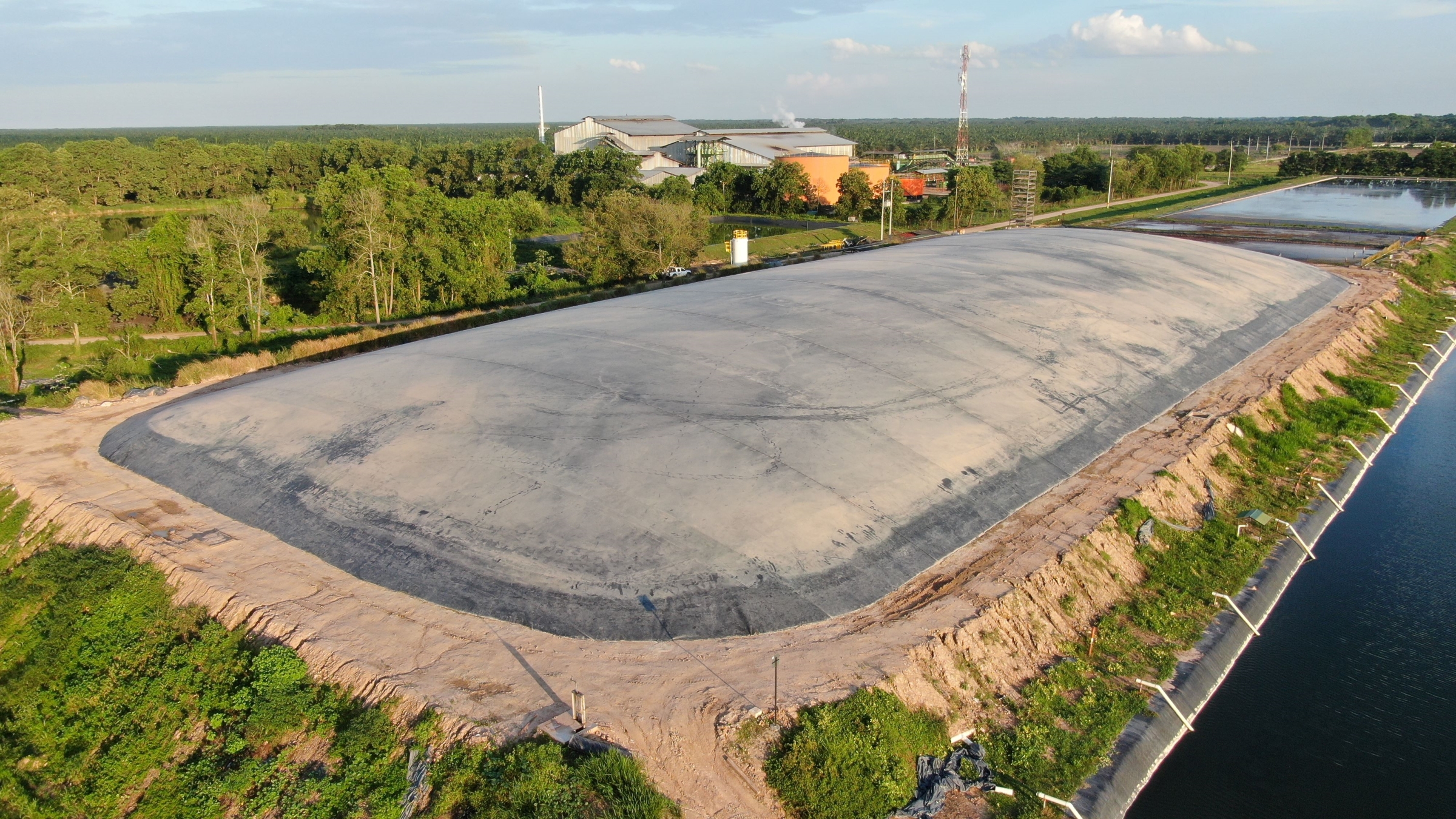 Planta de biogás y biometano — vista aérea